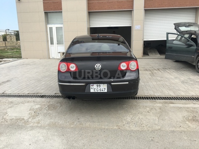 Volkswagen Passat 2005, 131,000 km - 2.0 l - Sumqayıt