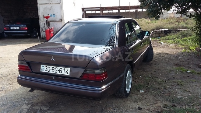 Mercedes E 200 1993, 5,500 km - 2.0 l - Biləsuvar