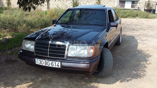 Mercedes E 200 1993, 5,500 km - 2.0 l - Biləsuvar