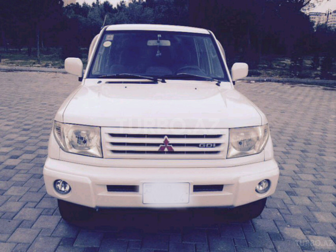 Mitsubishi Pajero io 1999, 215,000 km - 1.8 l - Bakı