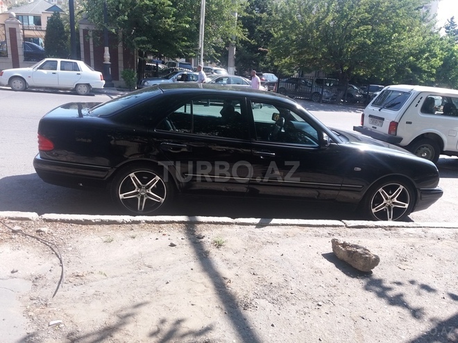 Mercedes E 230 1997, 217,000 km - 2.3 л - Bakı