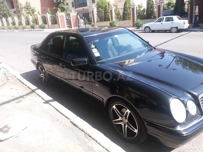 Mercedes E 230 1997, 217,000 km - 2.3 л - Bakı
