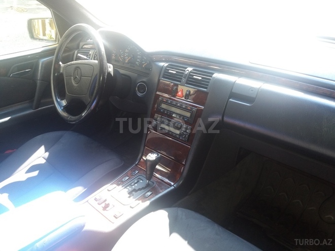 Mercedes E 230 1997, 217,000 km - 2.3 л - Bakı