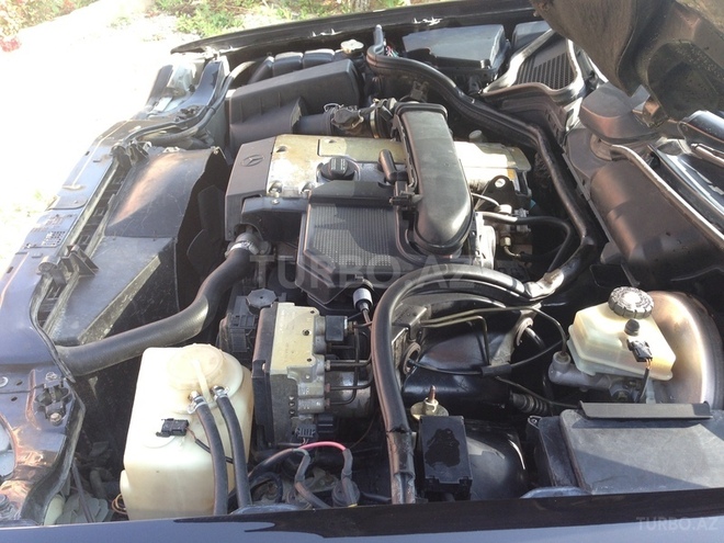 Mercedes E 200 1996, 265,000 km - 2.0 l - Bakı