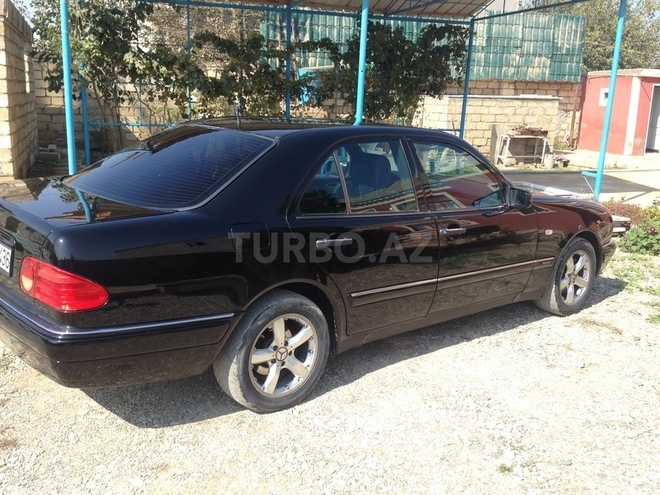 Mercedes E 200 1996, 265,000 km - 2.0 l - Bakı