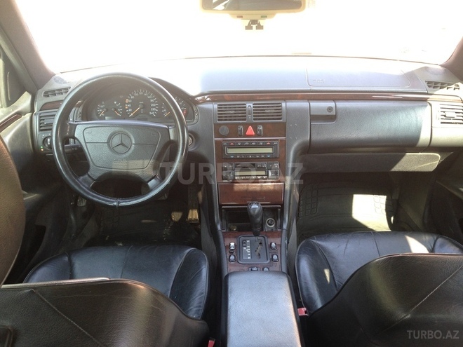 Mercedes E 200 1996, 265,000 km - 2.0 l - Bakı