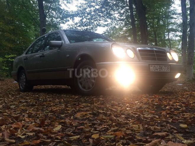 Mercedes E 230 1997, 485,000 km - 2.3 л - Quba