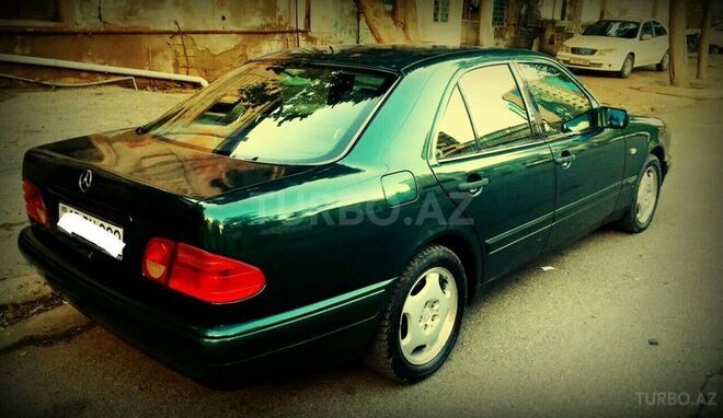 Mercedes E 240 1998, 191,000 km - 2.4 l - Bakı