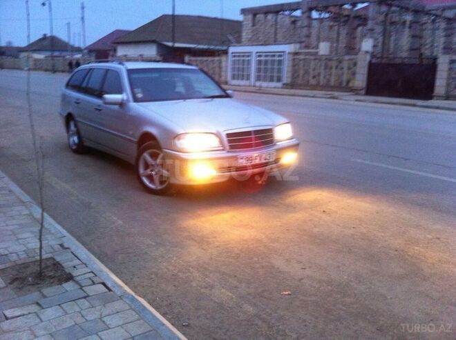 Mercedes C 220 1999, 211,789 km - 2.2 l - Biləsuvar