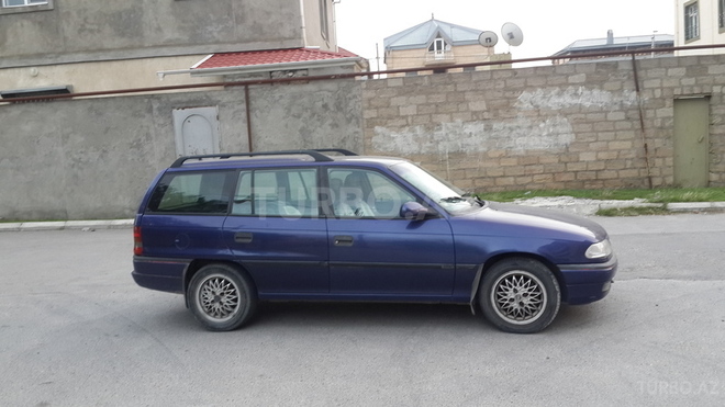 Opel Astra 1995, 276,000 km - 1.6 l - Bakı