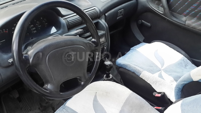 Opel Astra 1995, 276,000 km - 1.6 l - Bakı