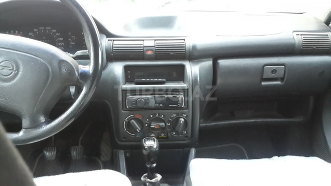 Opel Astra 1995, 276,000 km - 1.6 l - Bakı