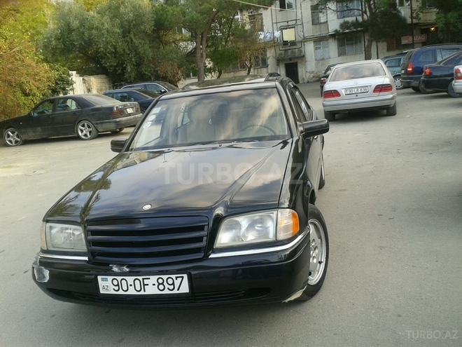 Mercedes C 220 1995, 340,000 km - 2.2 l - Bakı