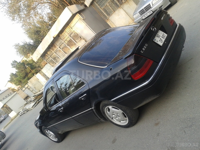 Mercedes C 220 1995, 340,000 km - 2.2 l - Bakı