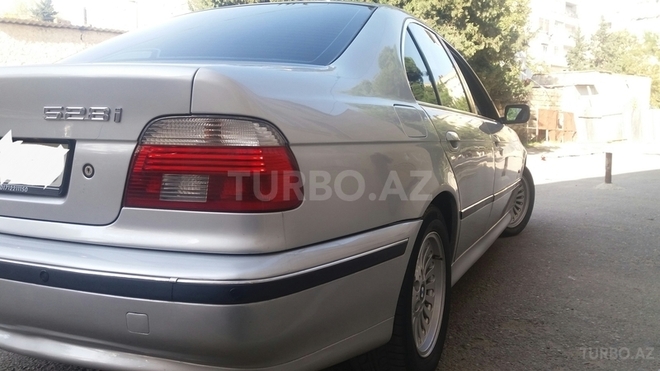 BMW 528 2000, 218,000 km - 2.8 l - Bakı