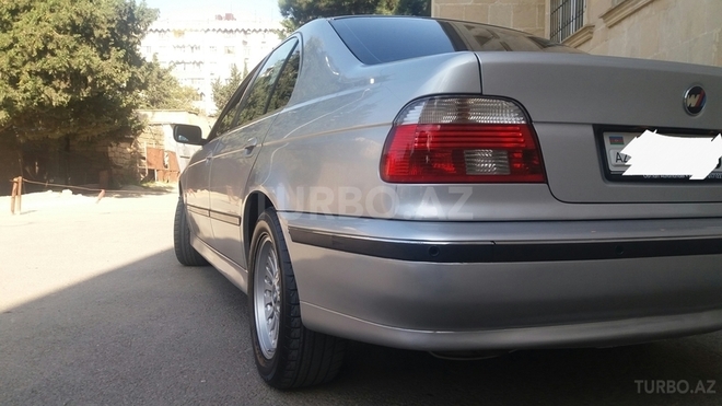 BMW 528 2000, 218,000 km - 2.8 l - Bakı