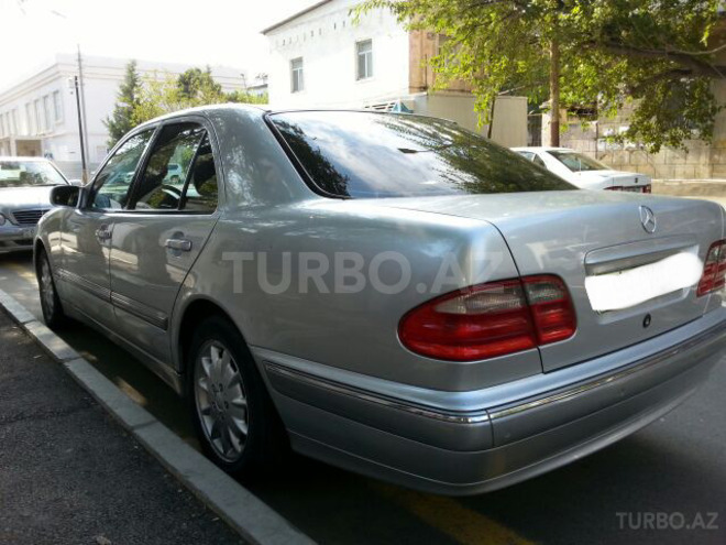 Mercedes E 240 2000, 174,900 km - 2.6 l - Bakı