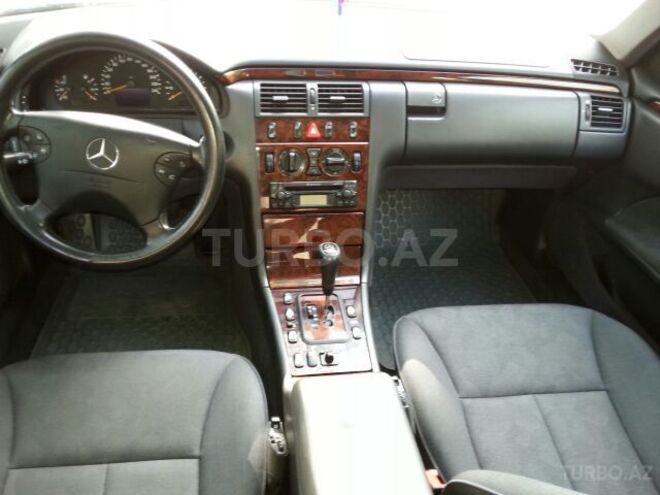 Mercedes E 240 2000, 174,900 km - 2.6 l - Bakı