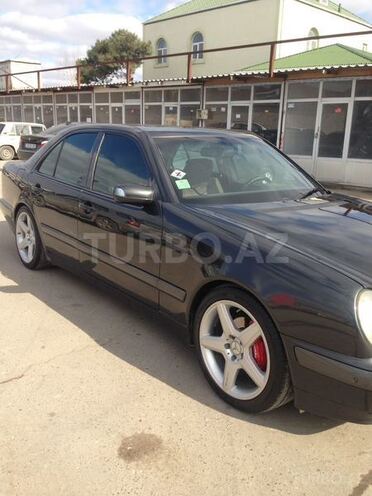Mercedes E 200 2001, 221,737 km - 2.0 l - Bakı