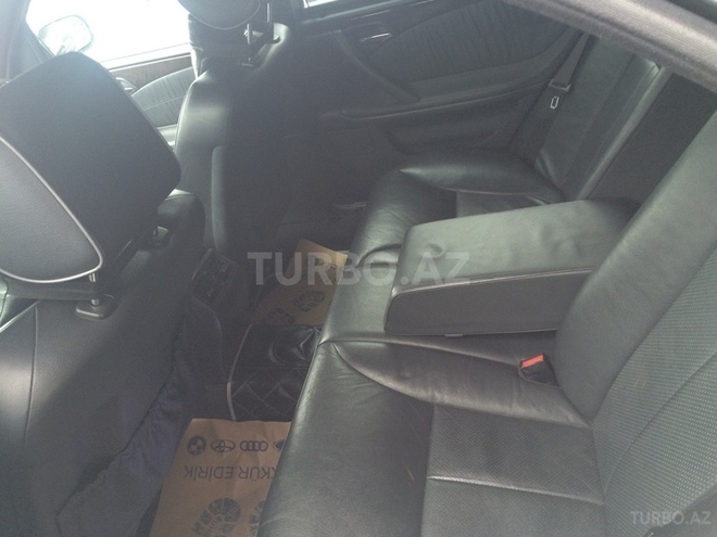 Mercedes E 200 2001, 221,737 km - 2.0 l - Bakı