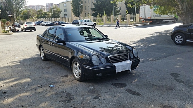 Mercedes E 240 2000, 220,000 km - 2.4 l - Bakı