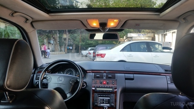 Mercedes E 240 2000, 220,000 km - 2.4 l - Bakı