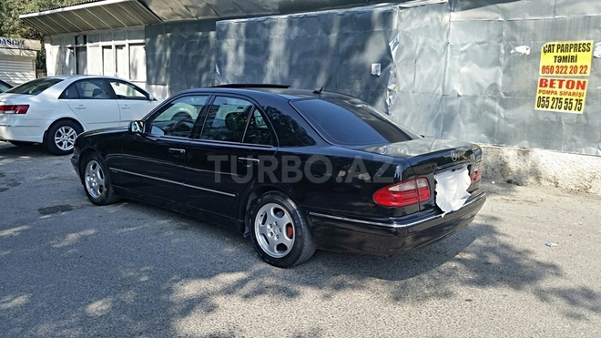 Mercedes E 240 2000, 220,000 km - 2.4 l - Bakı