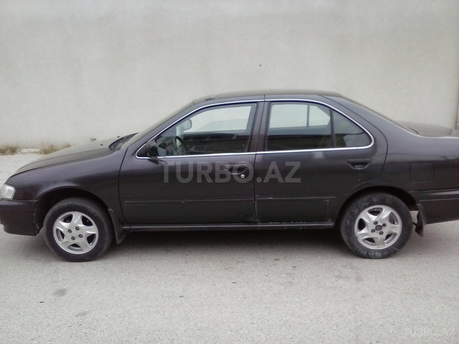 Nissan Sunny 2000, 215,000 km - 1.6 л - Sumqayıt