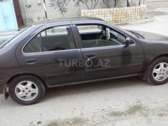 Nissan Sunny 2000, 215,000 km - 1.6 л - Sumqayıt