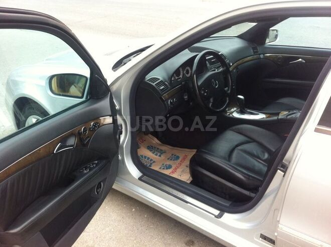 Mercedes E 320 2002, 156,000 km - 3.2 л - Bakı