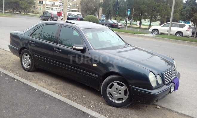 Mercedes E 240 1998, 260,000 km - 2.4 l - Sumqayıt