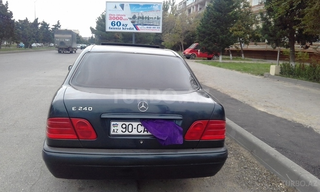 Mercedes E 240 1998, 260,000 km - 2.4 l - Sumqayıt