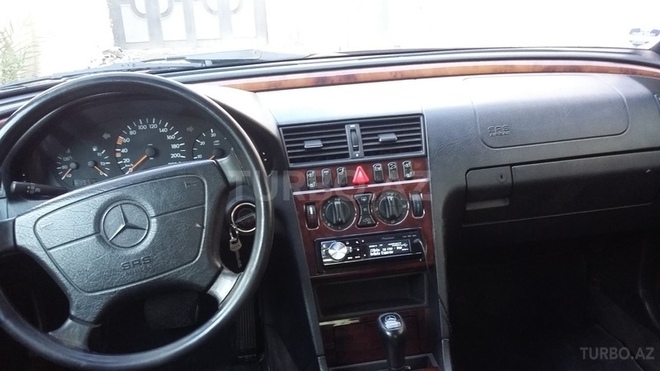 Mercedes C 220 1998, 286,000 km - 2.2 l - Bakı