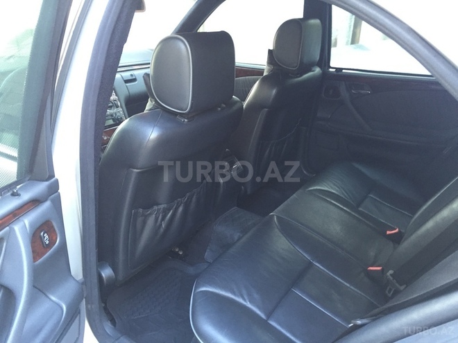 Mercedes E 240 2000, 242,000 km - 2.4 l - Sumqayıt