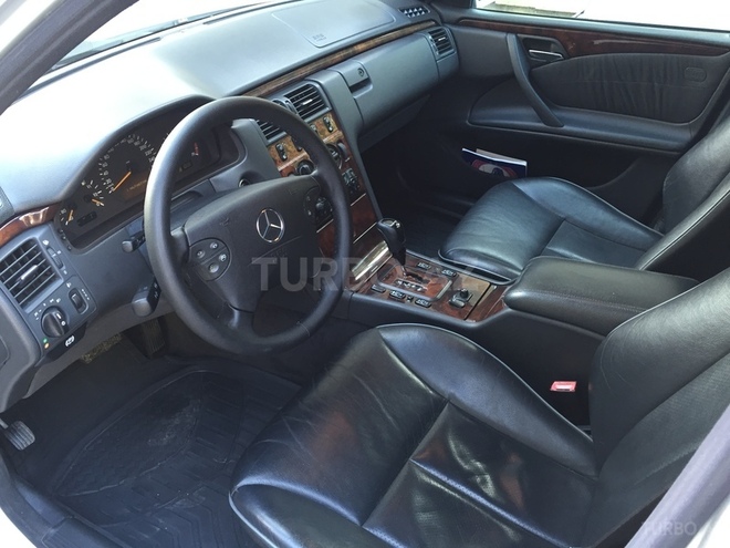 Mercedes E 240 2000, 242,000 km - 2.4 l - Sumqayıt
