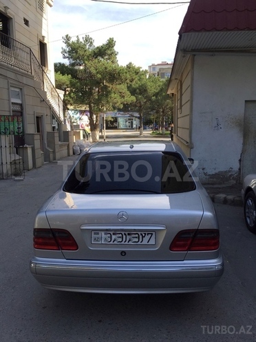 Mercedes E 240 2000, 242,000 km - 2.4 l - Sumqayıt