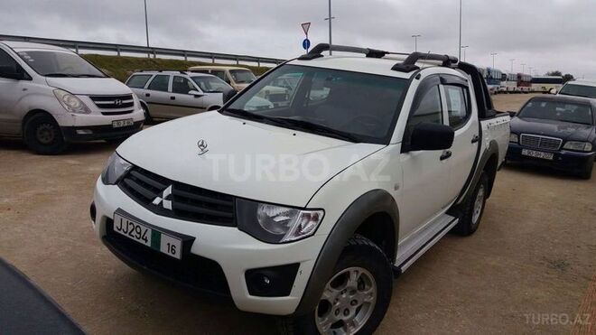 Mitsubishi L200 2014, 62,767 km - 2.5 л - Bakı
