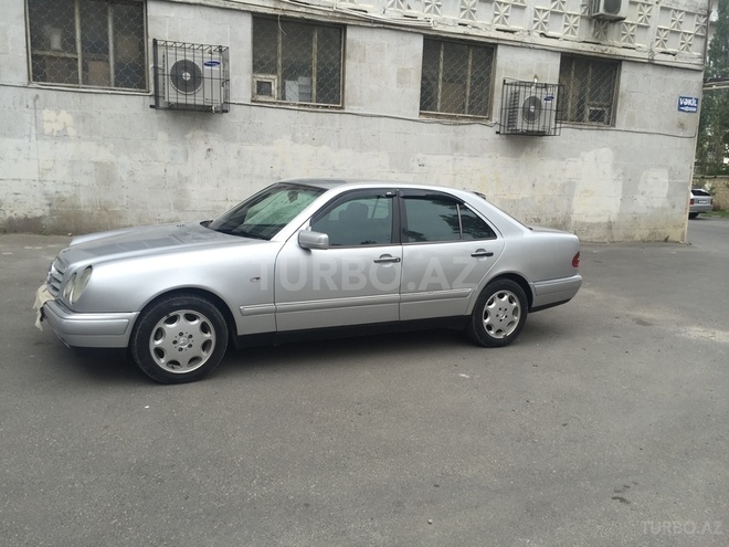 Mercedes E 230 1996, 25,000 km - 2.3 l - Bakı