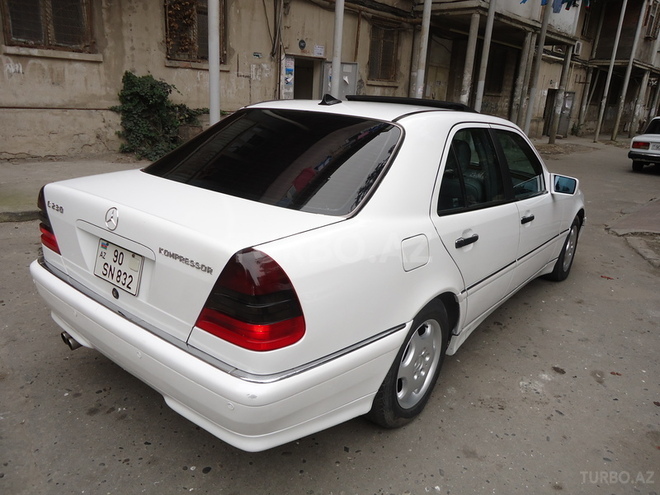 Mercedes C 230 2000, 126,766 km - 2.3 l - Bakı