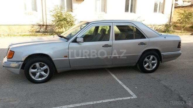 Mercedes E 250 1993, 456,723 km - 2.5 л - Bakı