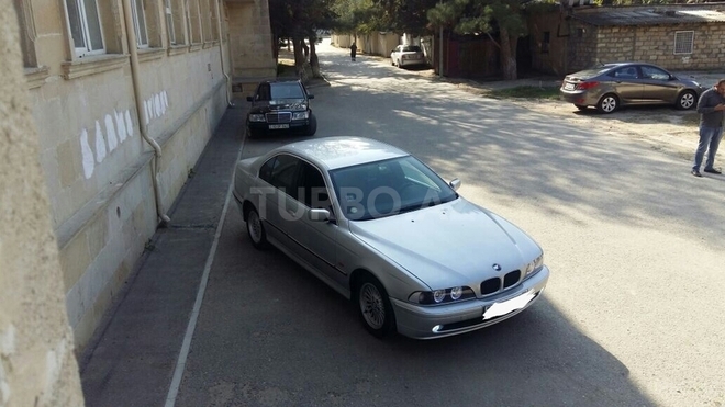 BMW 528 2000, 228,000 km - 2.8 l - Bakı