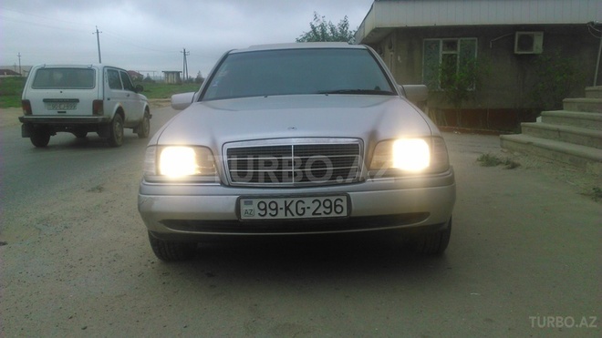 Mercedes C 180 1995, 270,000 km - 1.8 l - Bakı