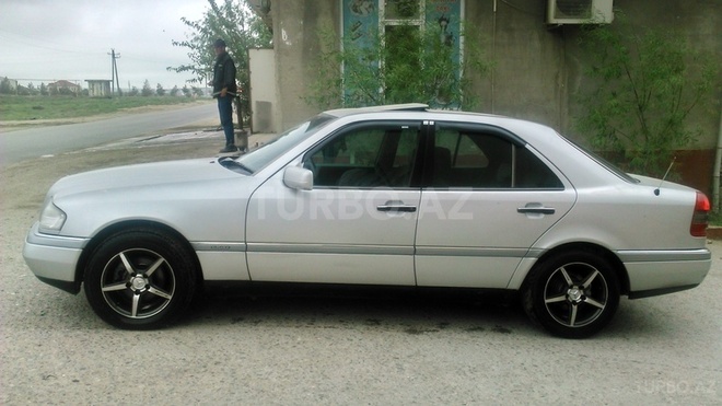 Mercedes C 180 1995, 270,000 km - 1.8 l - Bakı