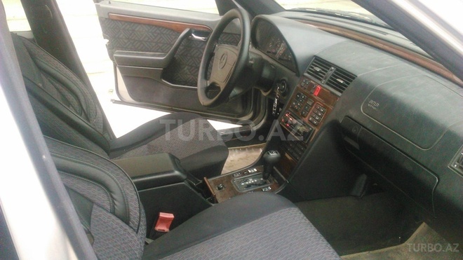 Mercedes C 180 1995, 270,000 km - 1.8 l - Bakı