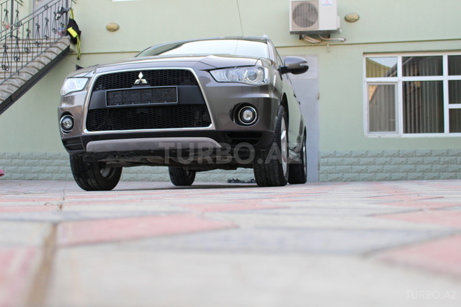 Mitsubishi Outlander 2010, 76,000 km - 3.0 л - Bakı