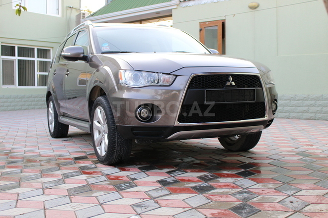 Mitsubishi Outlander 2010, 76,000 km - 3.0 л - Bakı