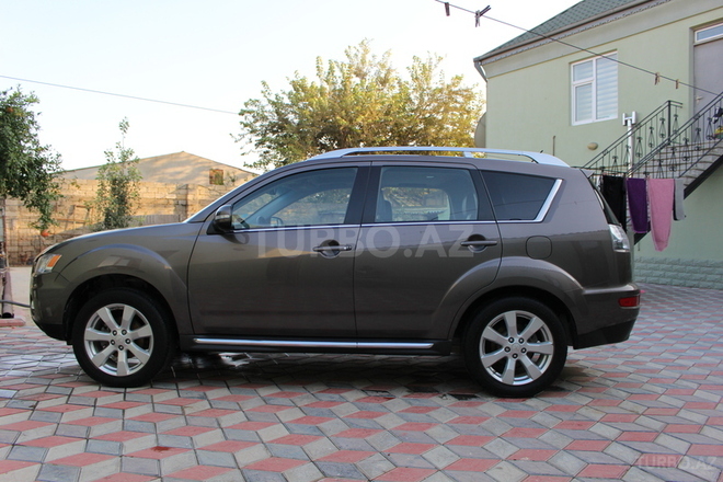 Mitsubishi Outlander 2010, 76,000 km - 3.0 л - Bakı