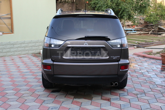 Mitsubishi Outlander 2010, 76,000 km - 3.0 л - Bakı