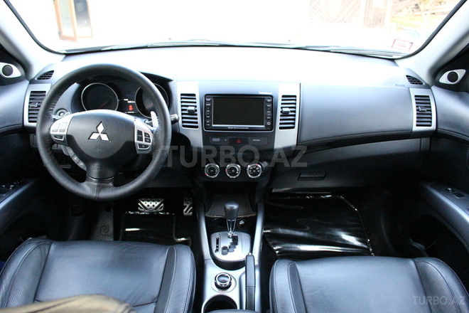 Mitsubishi Outlander 2010, 76,000 km - 3.0 л - Bakı