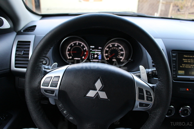 Mitsubishi Outlander 2010, 76,000 km - 3.0 л - Bakı